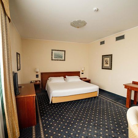 ברה Phi Hotel Cavalieri מראה חיצוני תמונה