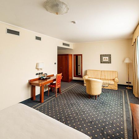 ברה Phi Hotel Cavalieri מראה חיצוני תמונה