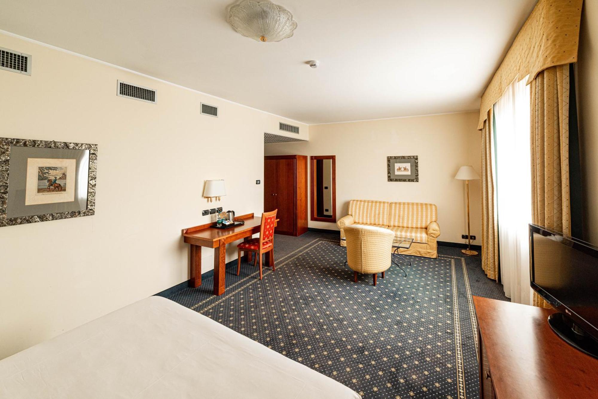 ברה Phi Hotel Cavalieri מראה חיצוני תמונה